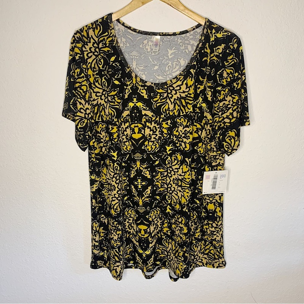NWT LuLaRoe Black & Marigold Yellow Print Classic Short Sleeve T-Shirt Size 3X